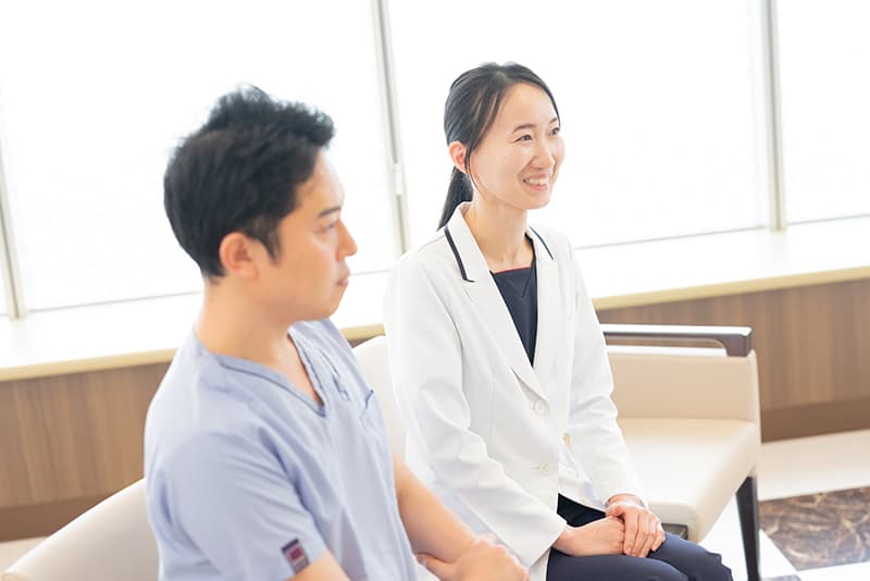 神山 真孝先生と神山 愛沙香先生の写真