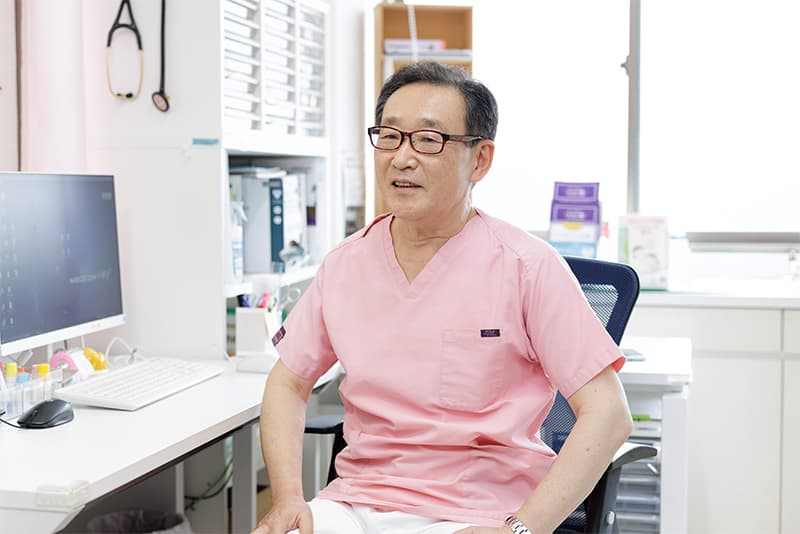 鳴海 賢二先生の写真