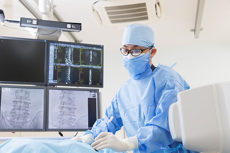 野中 康行先生の写真