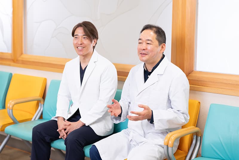 山嵜 継敬先生と秋谷 進先生の写真