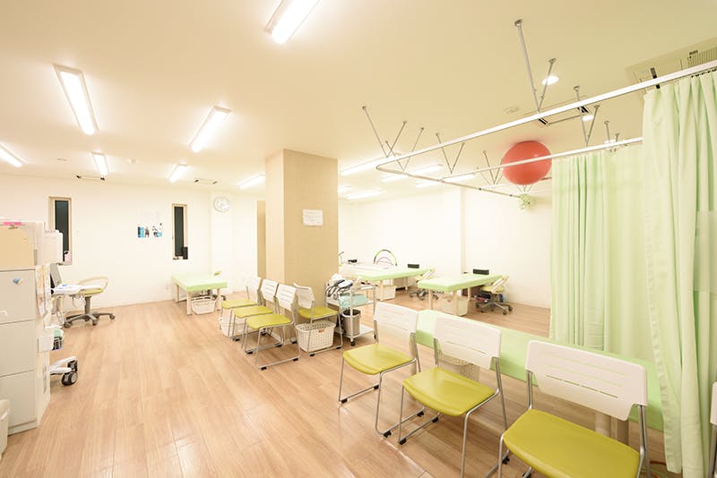 岡野整形外科のリハビリテーション室の写真